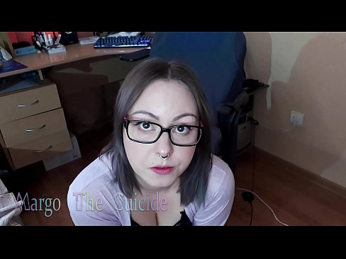 ❤️ Nwatakịrị nwanyị sexy nwere ugegbe na-eme Dildo nke ukwuu na igwefoto Ihe gba ọtọ  ﹏